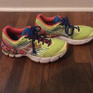 ASICS gel nimbus men’s 6.5 or women’s 8.5